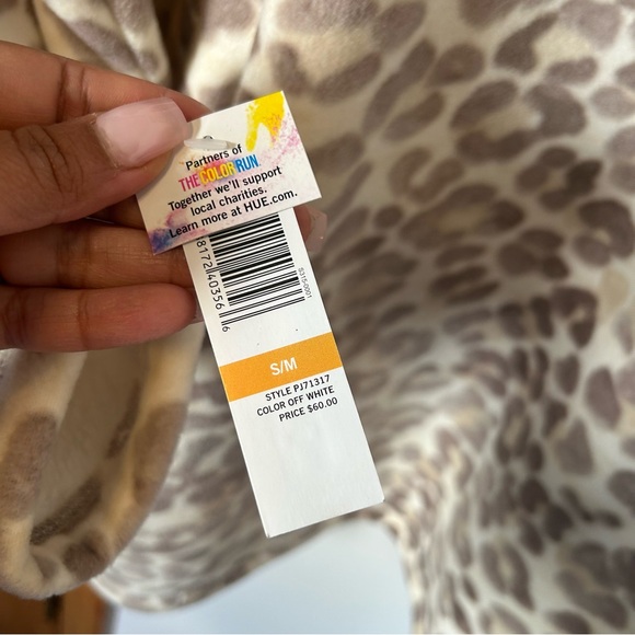 HUE Cream and Brown robe Cozy Fleece cover up - Picture 8 of 16